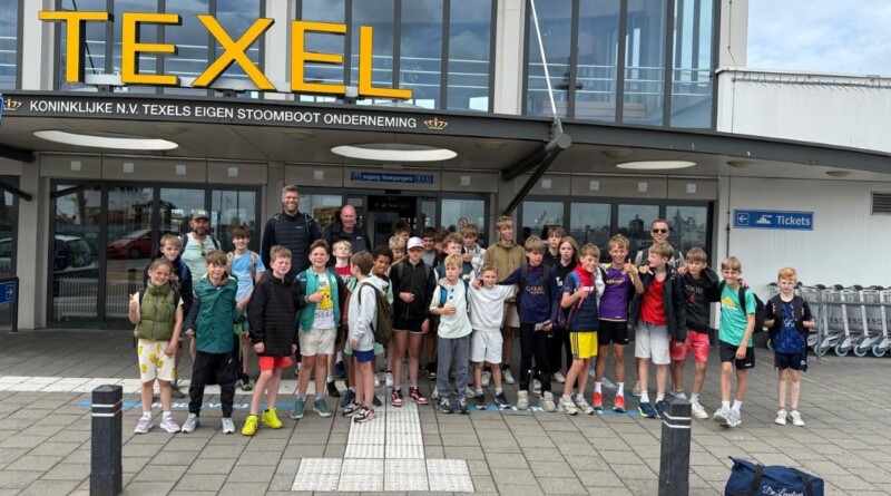 Jeugd vv Jisp geniet op Texel